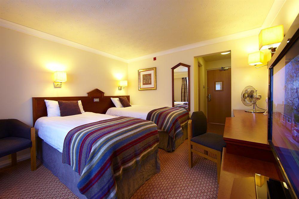 Village Hotel Maidstone Exterior photo
