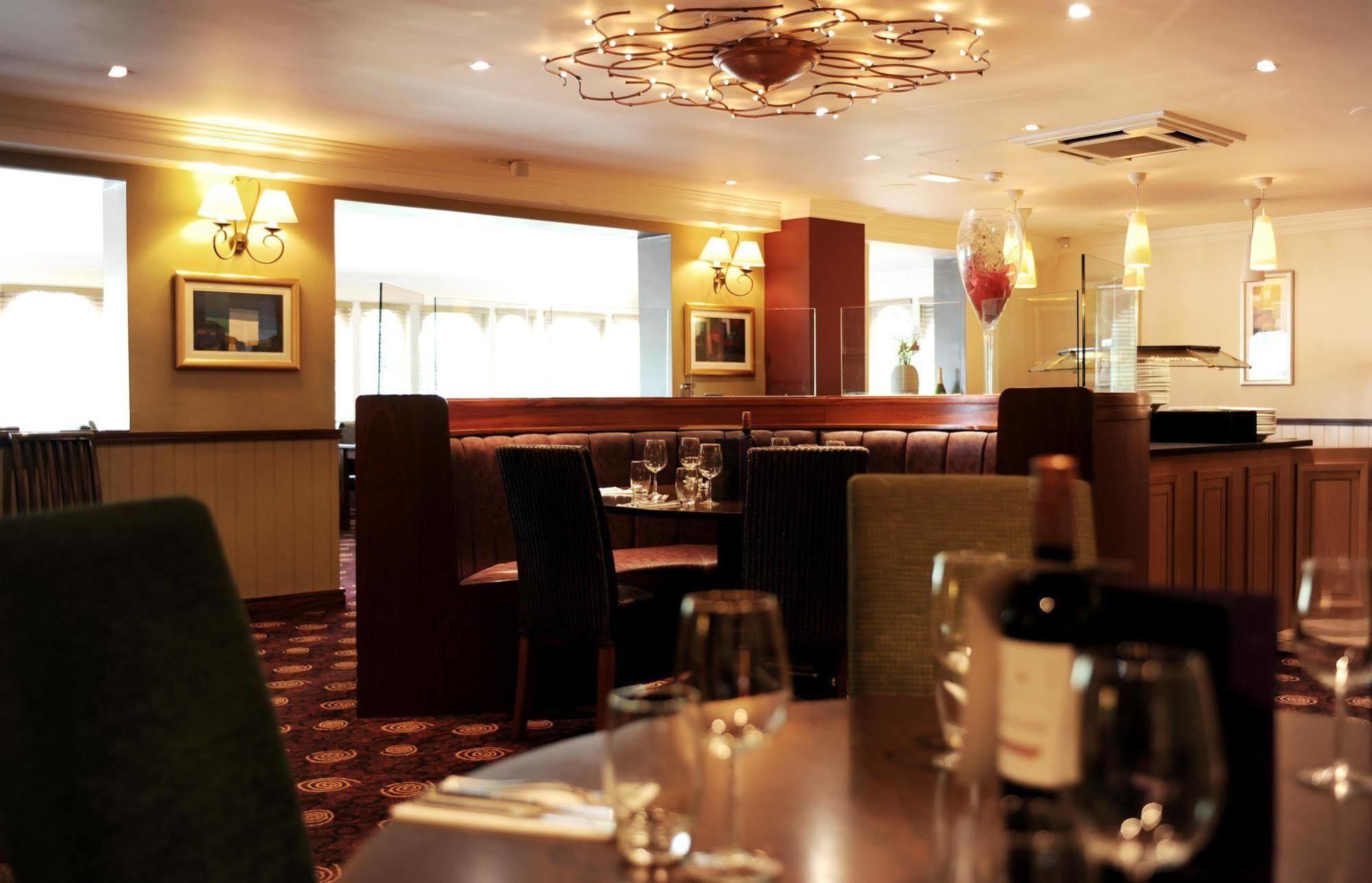 Village Hotel Maidstone Exterior photo